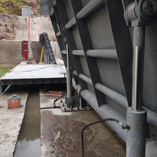 翻板闸门液压油管